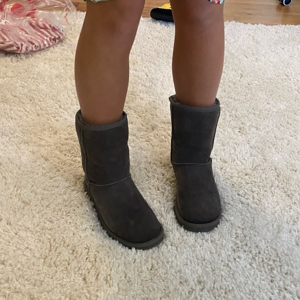 WOMENS UGG BOOTS (price is very negotiable)